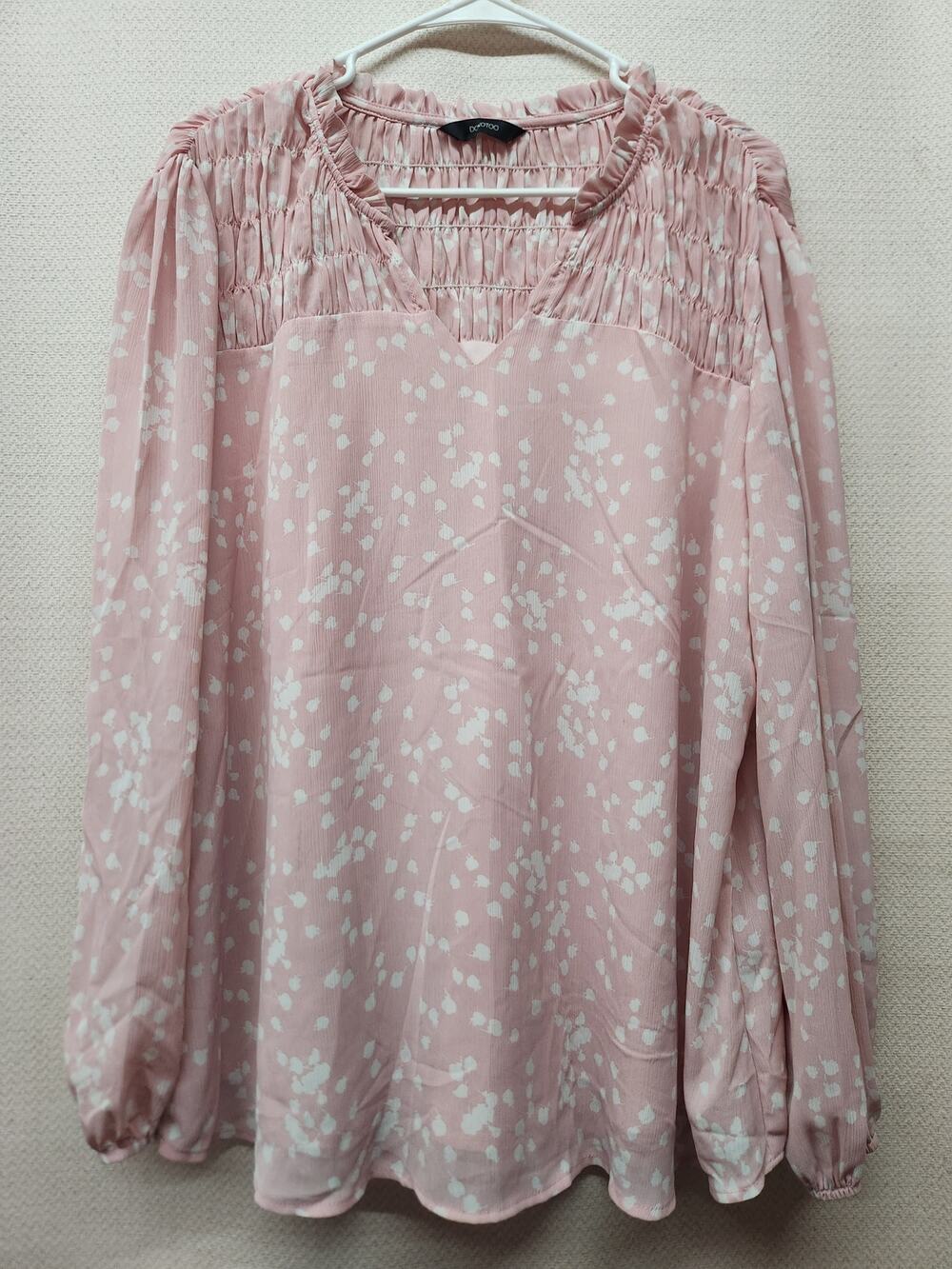 Dokotoo Pink and White Top